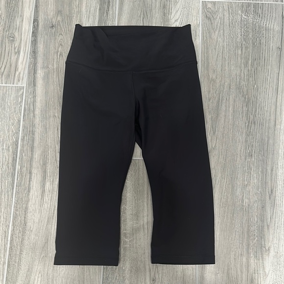 Old Navy active powersoft high-rise leggings go dry size medium  - Picture 1 of 2